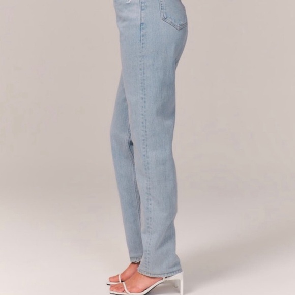 Abercrombie & Fitch Curve Love High Rise Dad Jeans - Picture 3 of 3